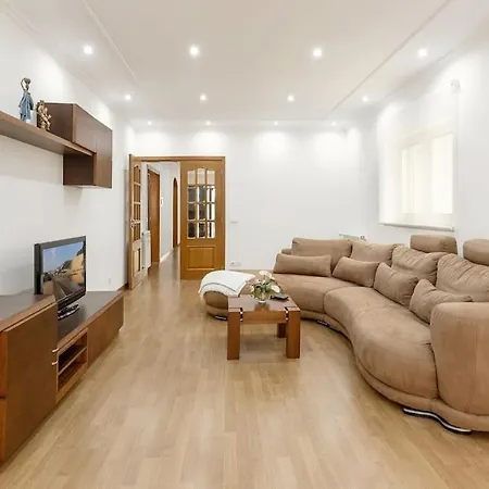Дом отдыха Casa Grutas - Spacious With Private Parking *