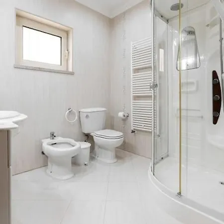 Дом отдыха Casa Grutas - Spacious With Private Parking Salir de Porto