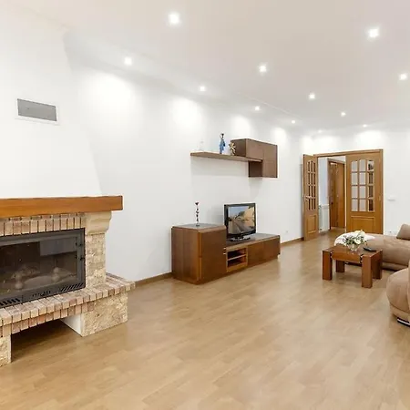 Дом отдыха Casa Grutas - Spacious With Private Parking