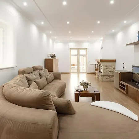 Casa Grutas - Spacious With Private Parking Ferienhaus