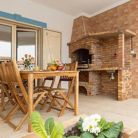 Casa Grutas - Spacious With Private Parking Дом отдыха Salir de Porto