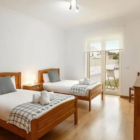 Casa Grutas - Spacious With Private Parking Ferienhaus Salir de Porto