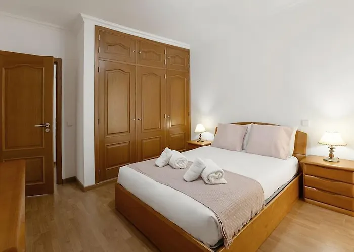 Casa Grutas - Spacious With Private Parking Salir de Porto